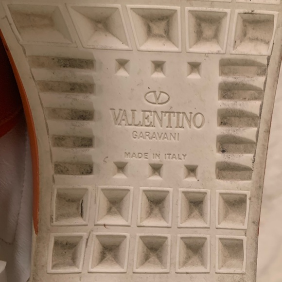 🔥🔥🔥VALENTINO Rockstud Accents Leather Sneakers. Size 8.5 or 39 Europe - Picture 13 of 15